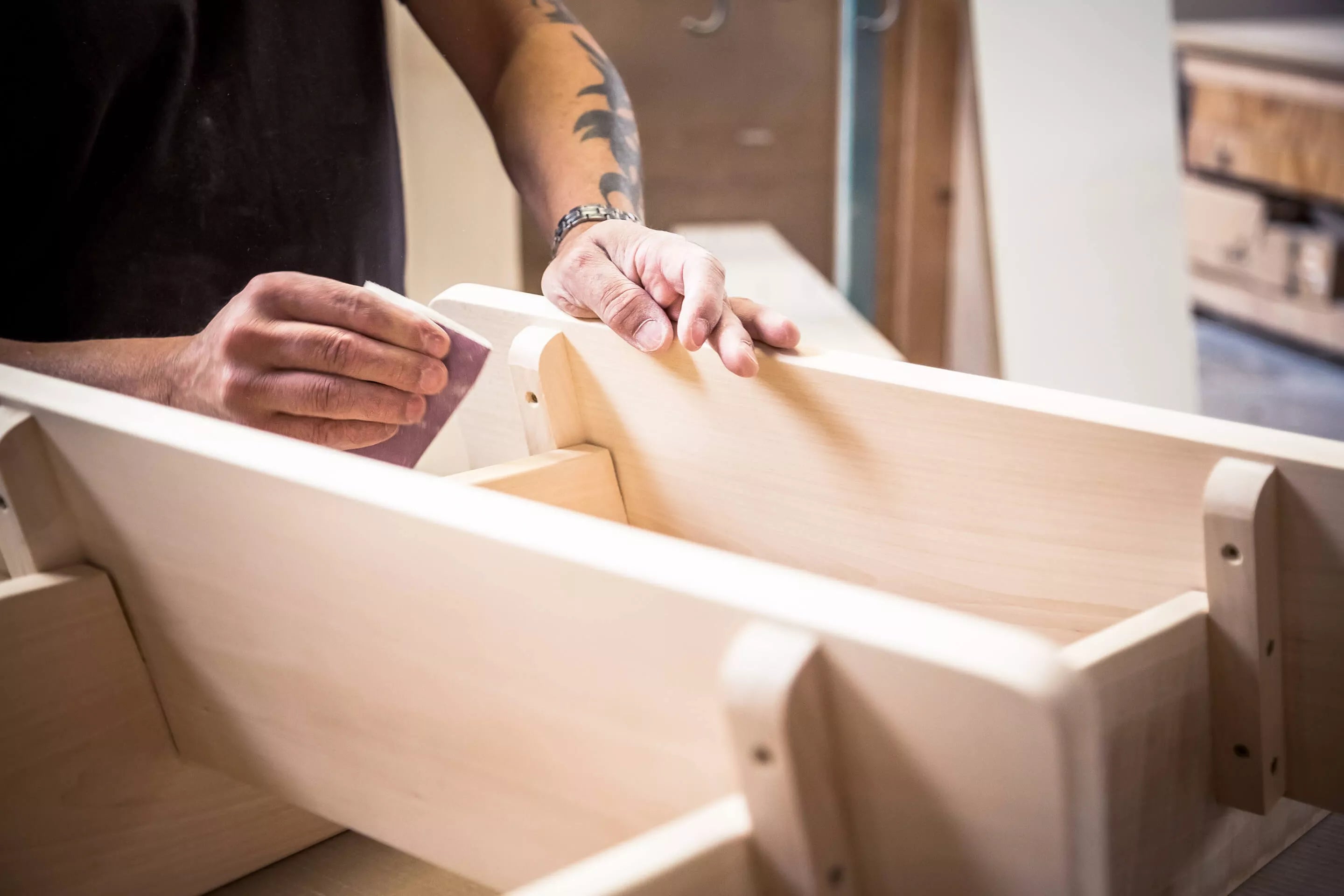 travail artisanal de bois massif